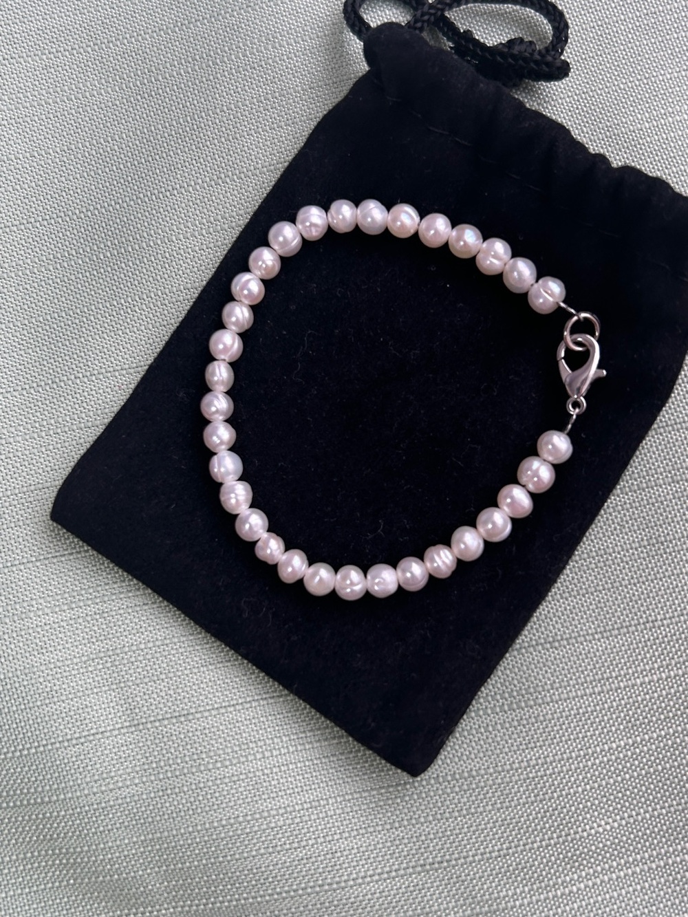 Bright White natural freshwater Pearl Bracelet 4mm, 17cm